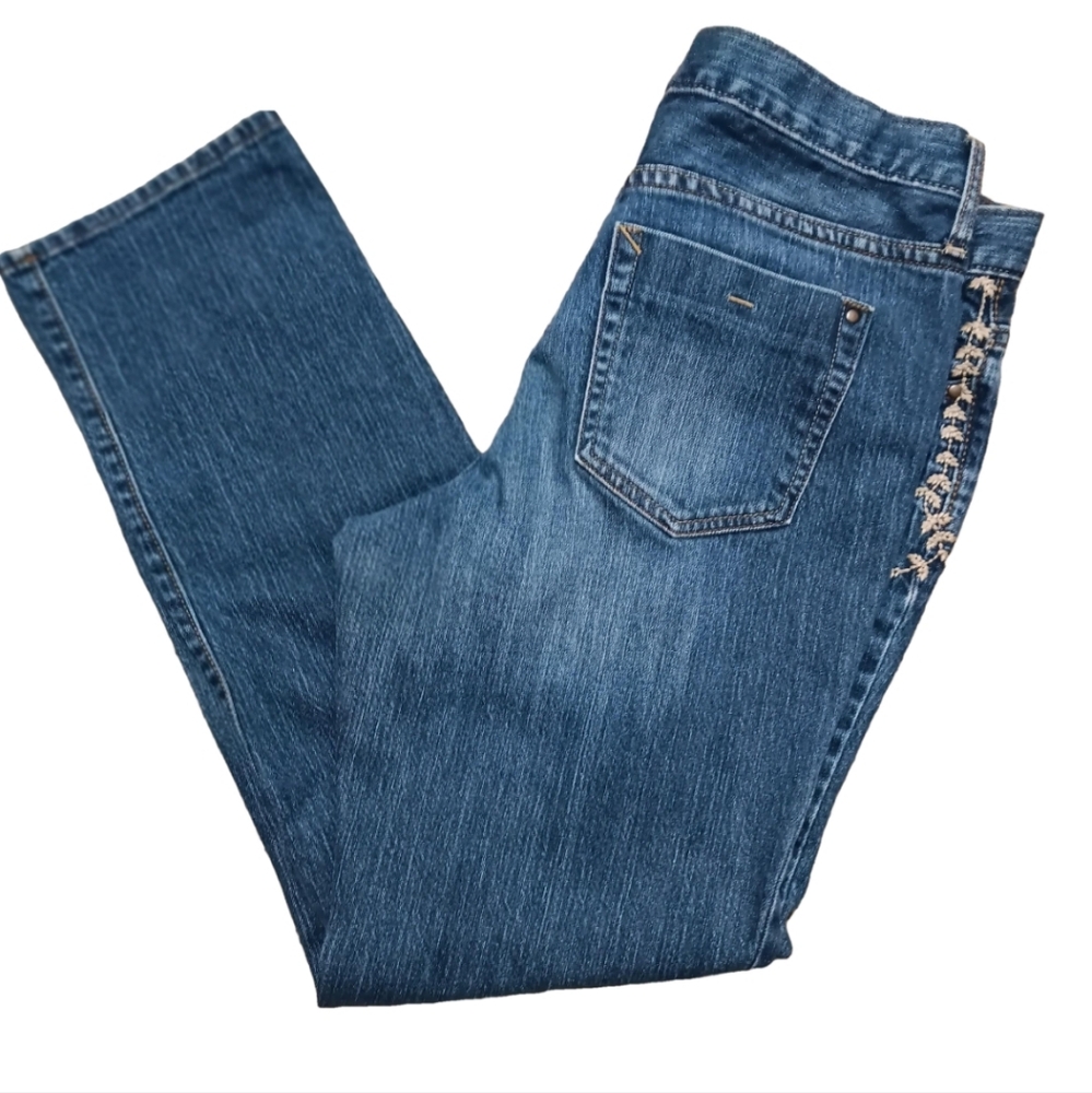 Eddie Bauer Relaxed Boyfriend Jeans Classic Style with Chic Embroidery - Picture 7 of 10